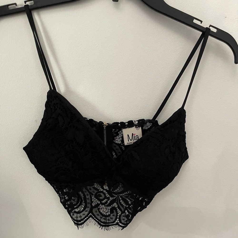 Mia spaghetti strap lace crop top